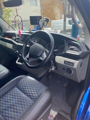 2022 Volkswagen Transporter T6.1 — photo 15 of 33