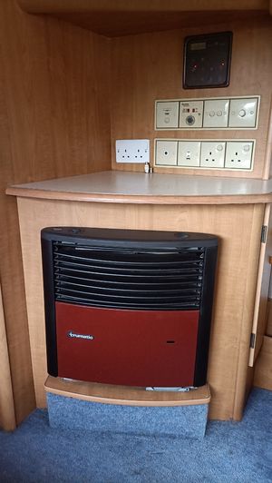 2002 Auto-Trail Arapaho — photo 8 of 17