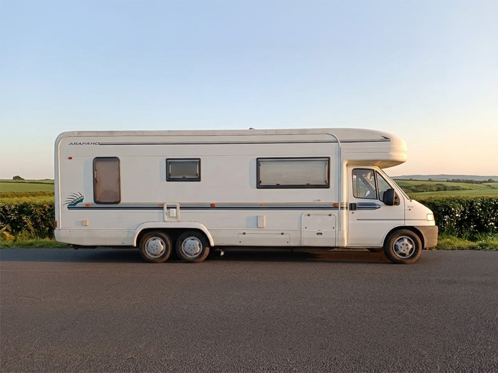 2002 Auto-Trail Arapaho - Image 1