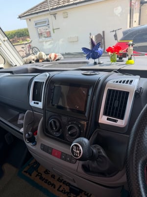 2009 Rapido 946F — photo 7 of 35