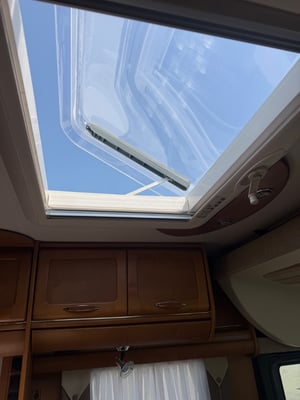 2009 Rapido 946F — photo 10 of 35