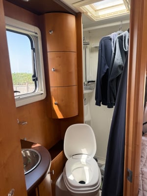 2009 Rapido 946F — photo 21 of 35
