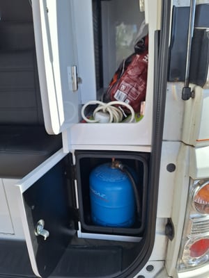 2009 Rapido 946F — photo 10 of 11