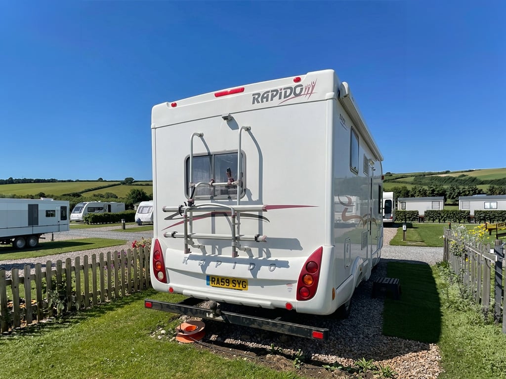2009 Rapido 946F - Image 1