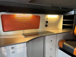 2016 Volkswagen Transporter T6 — photo 16 of 19