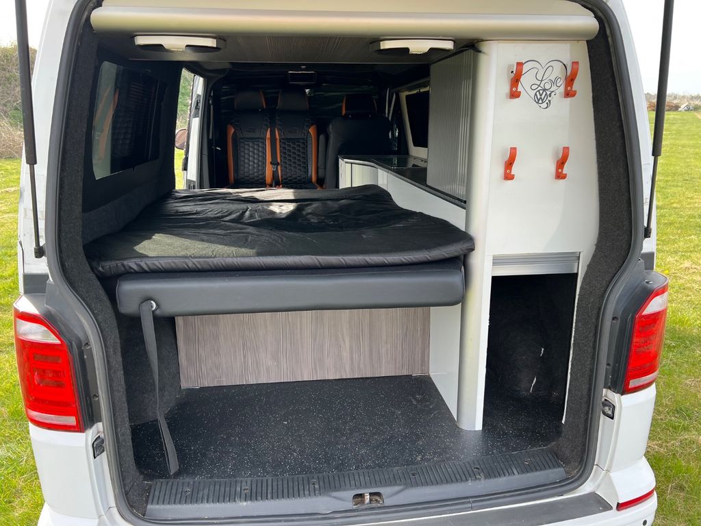 2016 Volkswagen Transporter T6 - Image 10