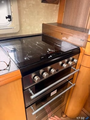 2005 Swift Kon-Tiki 660 — photo 8 of 9