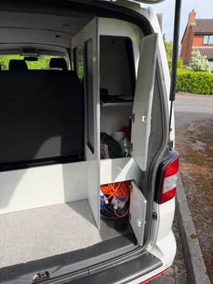 2014 Volkswagen Transporter — photo 11 of 28