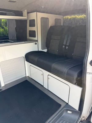 2014 Volkswagen Transporter — photo 23 of 28