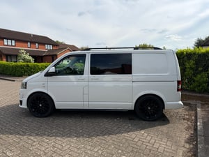 2014 Volkswagen Transporter — photo 7 of 28