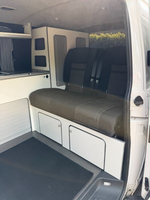 2014 Volkswagen Transporter — photo 24 of 28