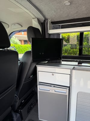 2014 Volkswagen Transporter — photo 19 of 28