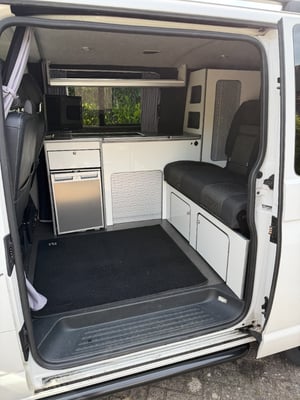 2014 Volkswagen Transporter — photo 22 of 28
