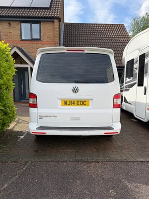 2014 Volkswagen Transporter — photo 10 of 28