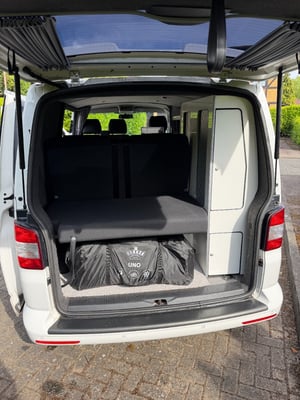 2014 Volkswagen Transporter — photo 12 of 28