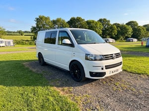 2014 Volkswagen Transporter — photo 1 of 28