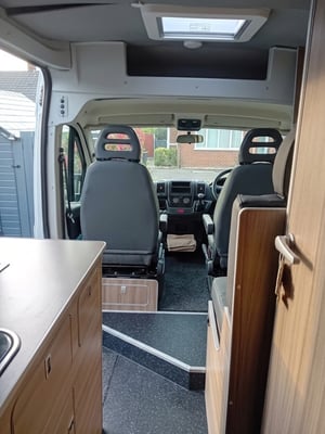 Fiat Ducato 35 Shadow Edition MultiJet II — photo 17 of 21