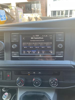 2022 Volkswagen Transporter T28 Startline — photo 13 of 36