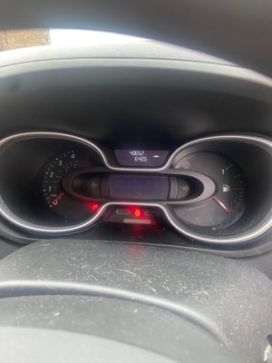 2021 Nissan NV300 — photo 8 of 25