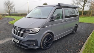 2023 Volkswagen Transporter T6.1 SWB — photo 10 of 16