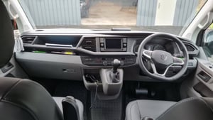 2023 Volkswagen Transporter T6.1 SWB — photo 13 of 16