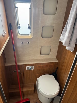 2017 Hymer B778 — photo 19 of 21