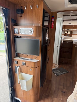 2017 Hymer B778 — photo 12 of 21