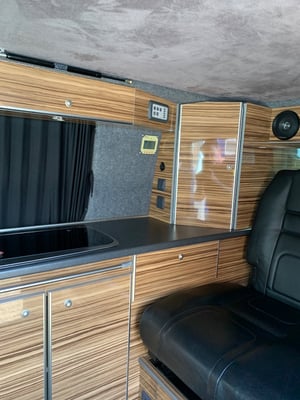  2011 Volkswagen Transporter T5.1 4Motion Camper — photo 14 of 17