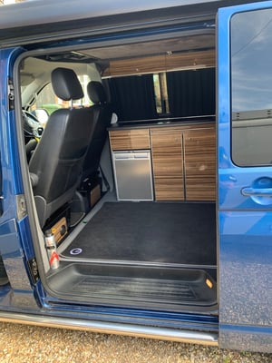  2011 Volkswagen Transporter T5.1 4Motion Camper — photo 13 of 17