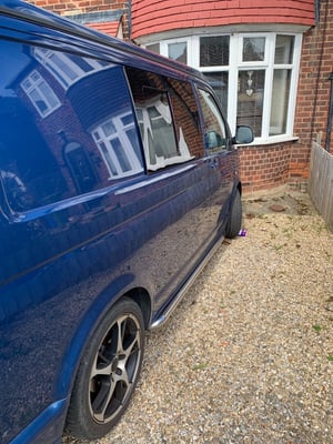 2011 Volkswagen Transporter T5.1 4Motion Camper — photo 5 of 17