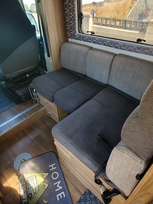 2017 Swift Escape 695 — photo 10 of 14