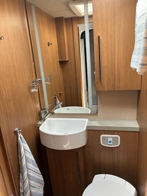 2016 Auto-Trail Comanche — photo 11 of 11