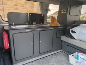 1999 Toyota Regius — photo 4 of 4