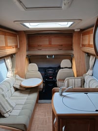 2006 Auto-Trail Cheyenne 660 - Image 2