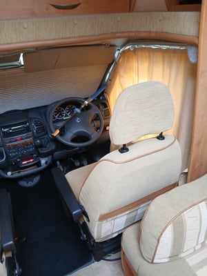 2006 Auto-Trail Cheyenne 660 — photo 7 of 11