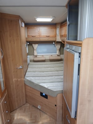 2006 Auto-Trail Cheyenne 660 — photo 10 of 11