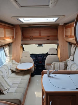 2006 Auto-Trail Cheyenne 660 — photo 1 of 11