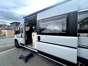 2023 Auto-Trail Expedition 67 — photo 6 of 63
