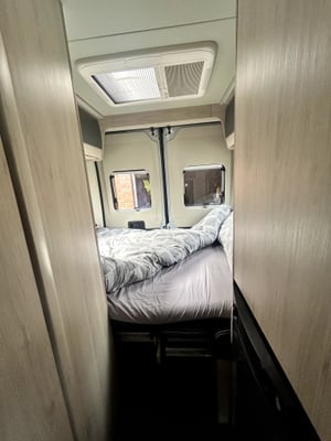 2023 Auto-Trail Expedition 67 — photo 10 of 63