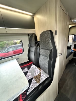 2023 Auto-Trail Expedition 67 — photo 12 of 63
