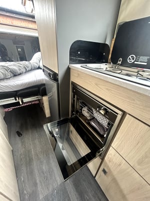 2023 Auto-Trail Expedition 67 — photo 17 of 63