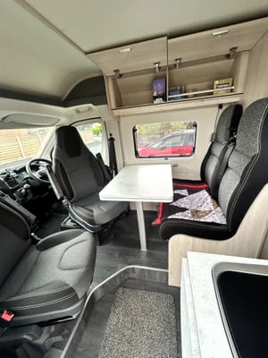 2023 Auto-Trail Expedition 67 — photo 21 of 63