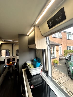 2023 Auto-Trail Expedition 67 — photo 22 of 63