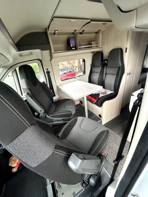 2023 Auto-Trail Expedition 67 — photo 31 of 63