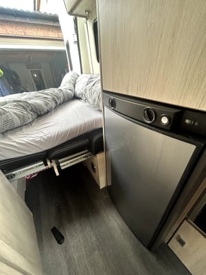2023 Auto-Trail Expedition 67 — photo 32 of 63