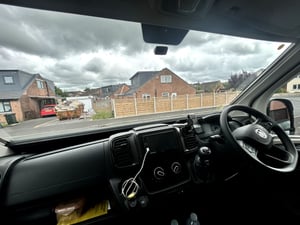 2023 Auto-Trail Expedition 67 — photo 35 of 63