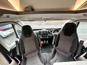 2023 Auto-Trail Expedition 67 — photo 50 of 63