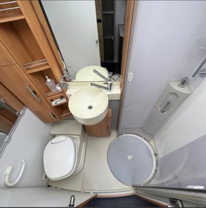 2005 Hymer C544 — photo 4 of 24