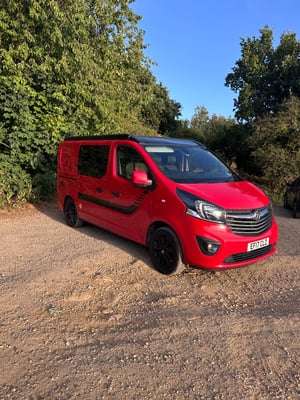 2017 Vauxhall Vivaro — photo 4 of 18