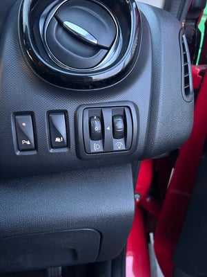 2017 Vauxhall Vivaro — photo 6 of 18